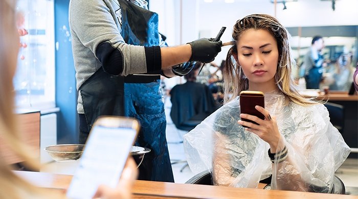 woman sitting in salon2.jpg